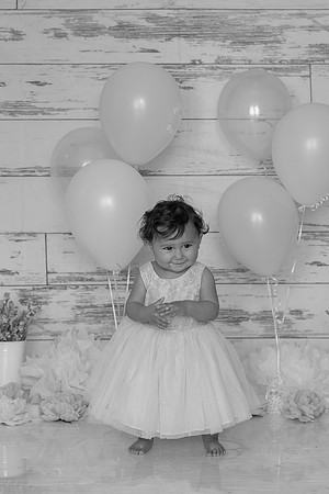 Linda-bw-54